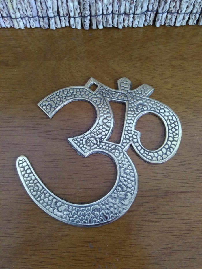 Om de metal para decorar a parede (13 cm)