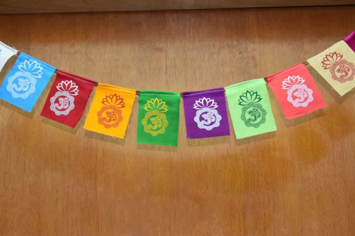 Bandeiras tibetanas de oração com símbolos do OM (7.0cm x 5.5cm) P