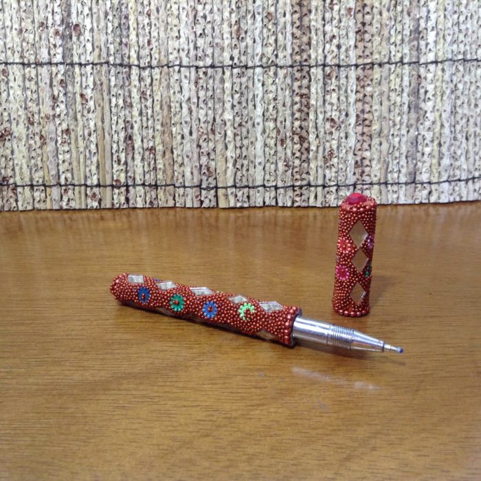 Caneta indiana artesanal de miçangas e espelhos (laranja)