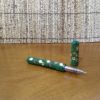 Caneta indiana artesanal de miçangas e espelhos (verde bandeira)