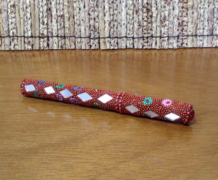 Caneta indiana artesanal de miçangas e espelhos (laranja)