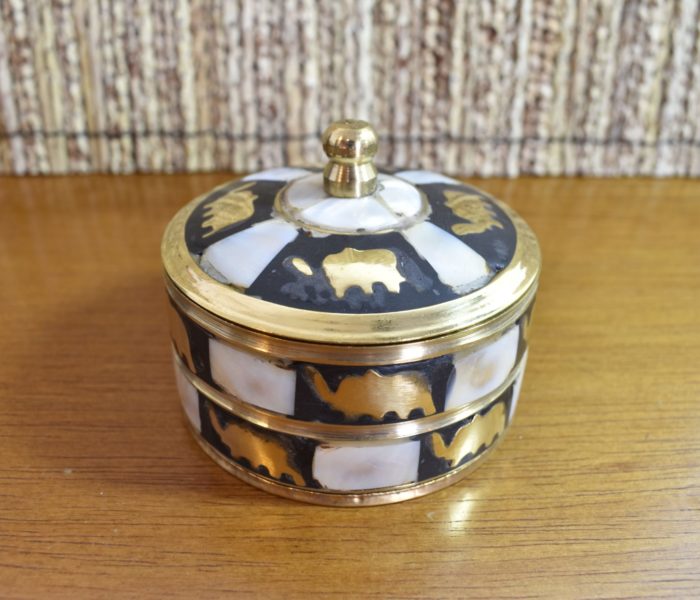 Mini porta jóias indiano de bronze com madrepérolas e elefantes