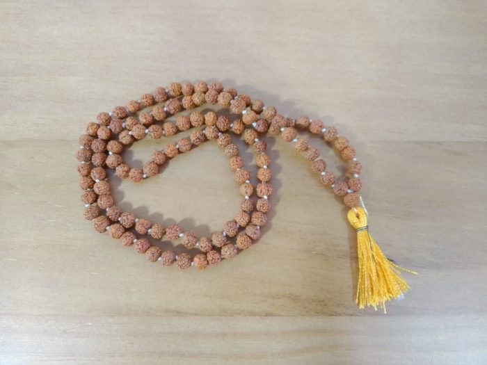 Japamala de sementes de Rudraksha (semente de 5mm e 35 cm de cordão)