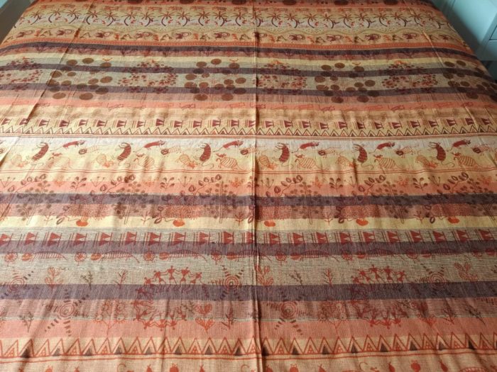 Colcha indiana 100% algodão - Estampa Rupestre (2.40 m x 2.05 m) tons terrosos