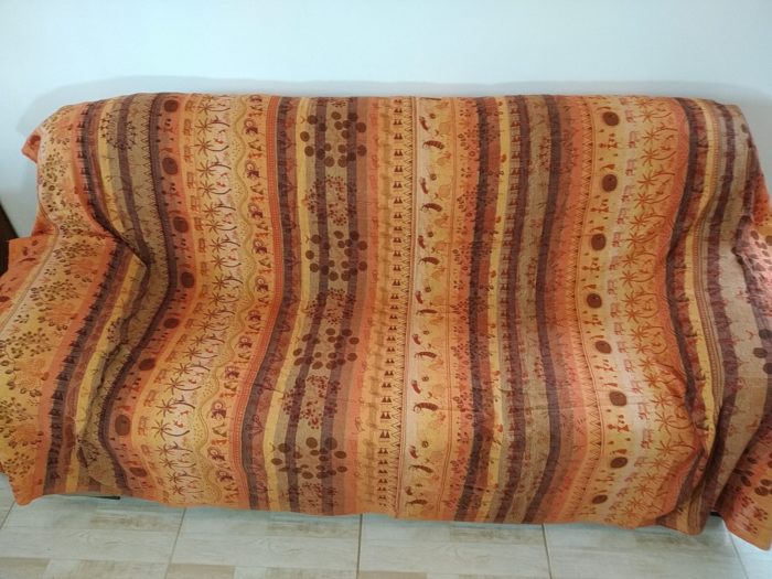 Colcha indiana 100% algodão - Estampa Rupestre (2.40 m x 2.05 m) tons terrosos