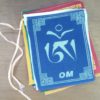 Bandeiras tibetanas do mantra "Om Mani Padme Hum" (13cm x 11cm)