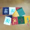 bandeirinhas indianas tibetanas com mantras