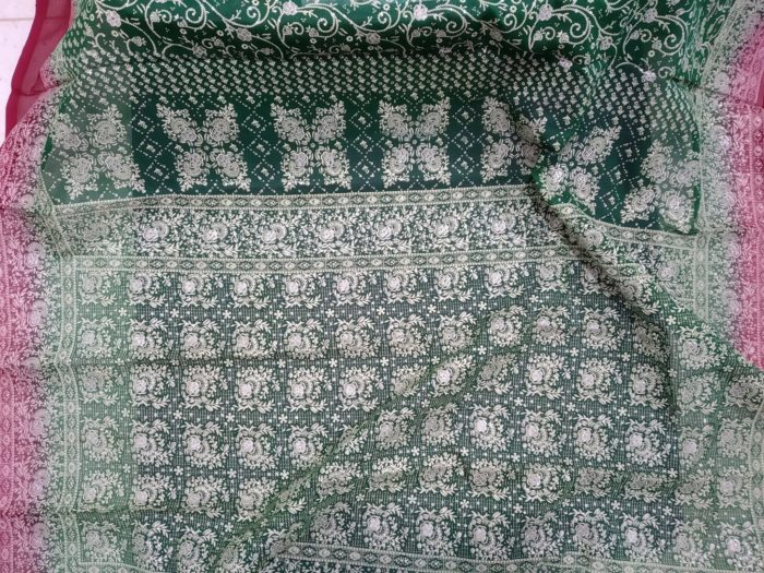 Sari indiano tie dye floral com brilhos verde e vermelho