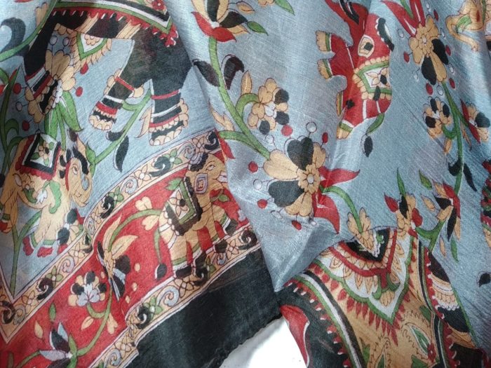Lenço indiano de seda 100% estampado de elefantes azul