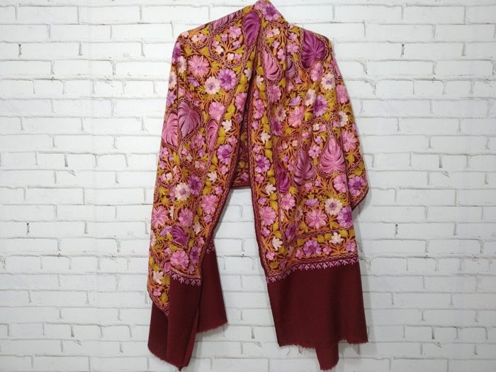 Xale indiano de lã 100% com bordado estilo Kashmir floral