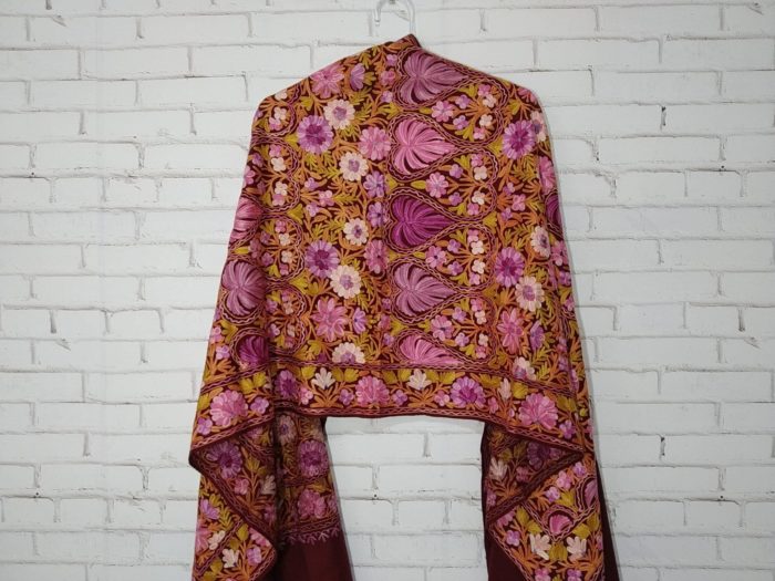 Xale indiano de lã 100% com bordado estilo Kashmir floral