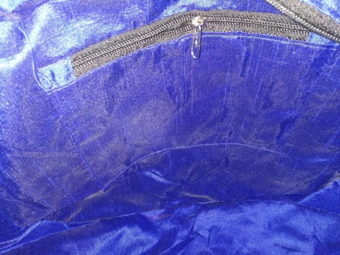 Bolsa indiana Banjara Blue Lux estruturada e forrada 100% bordada