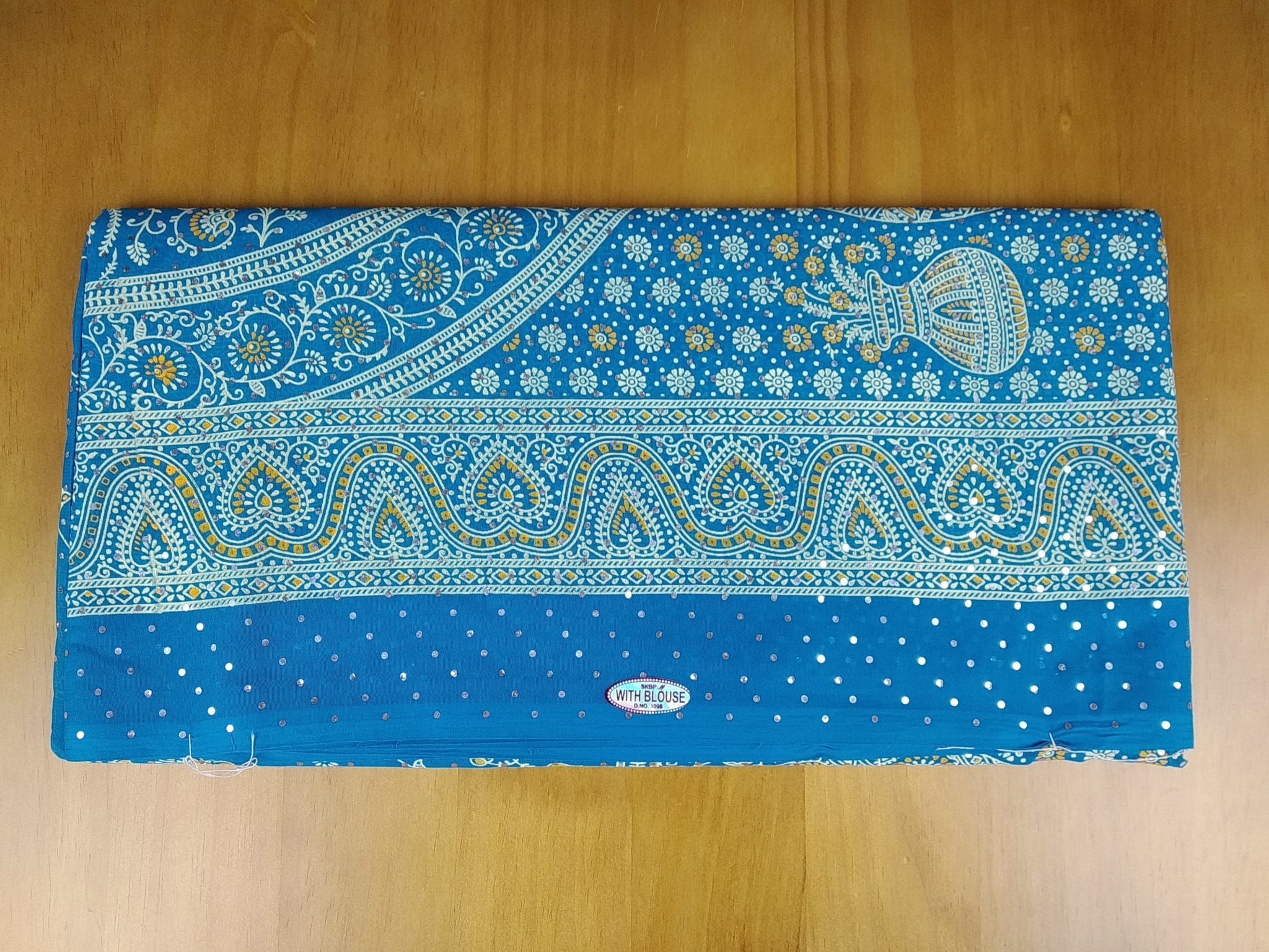 sari com brilhos