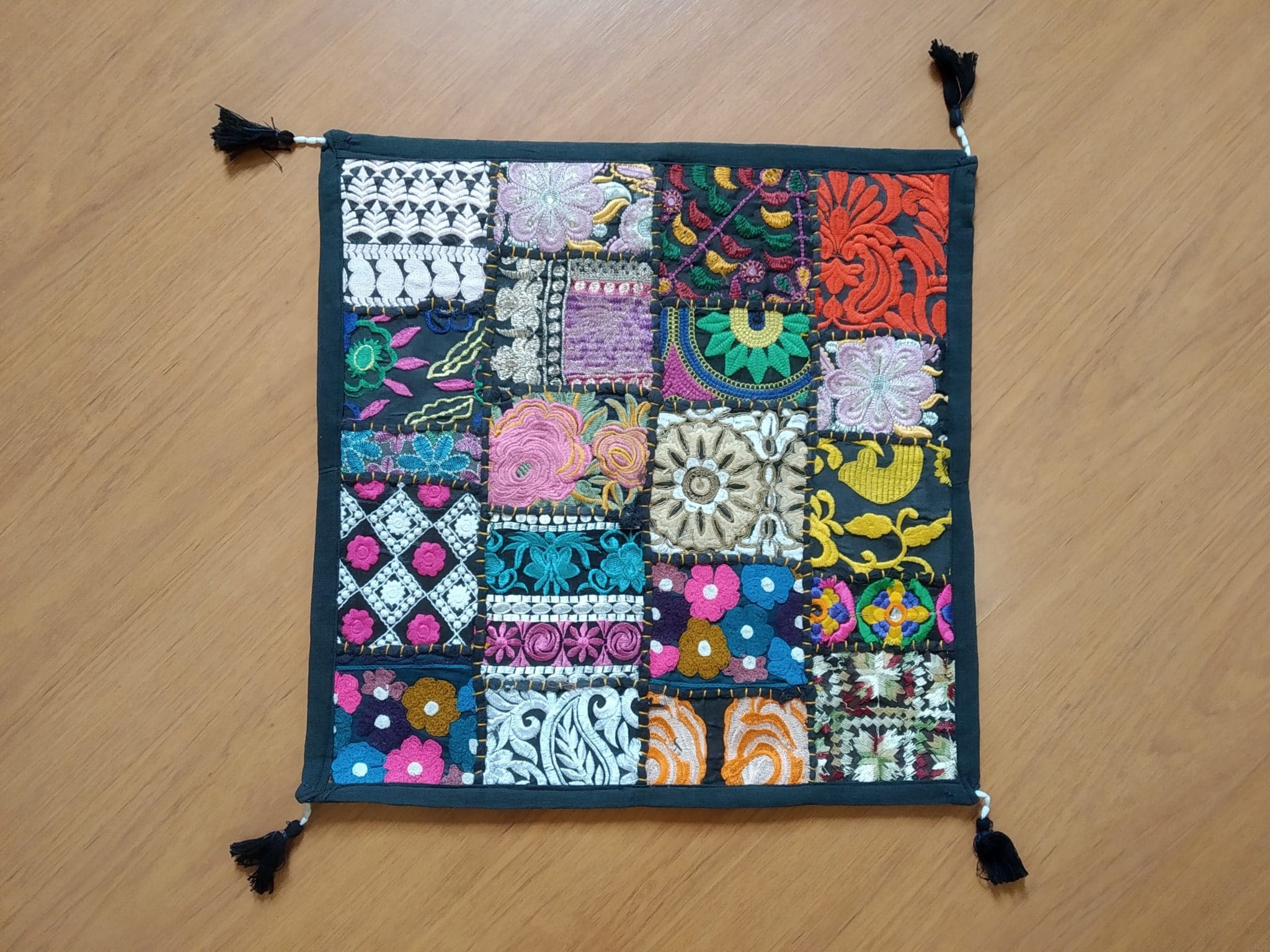 almofada indiana com tassel