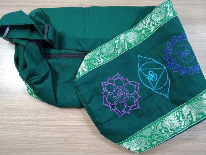 Porta mat indiano para Yoga 7 chakras bordados a mão verde