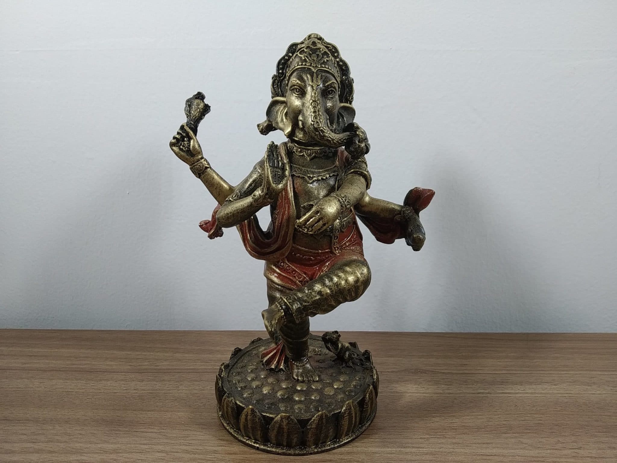 ganesha em pé
