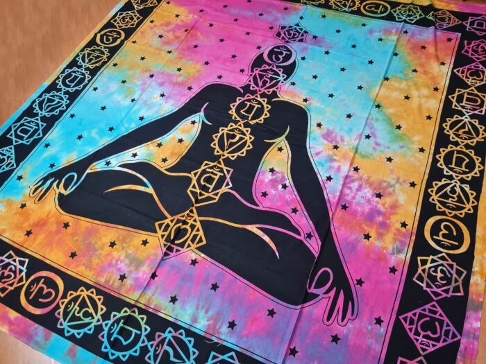 Panô indiano com técnica Tie Dye estampa de Iogue e Chakras 2,40m