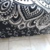 Panô indiano com estampa de mandala e flores (230 cm x 210 cm)