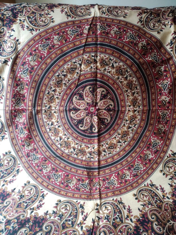 Panô indiano de algodão estampa de mandalas cores terrosas (1,90 m x 1,30 m)