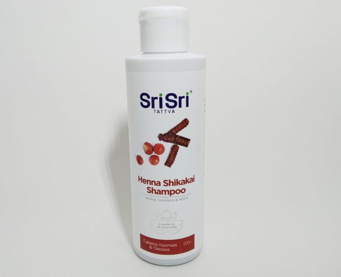 shampoo shikakai, henna, reetha