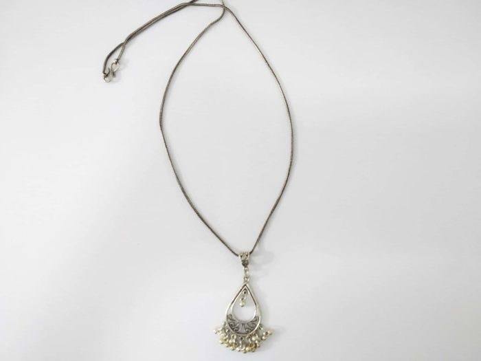 Colar indiano longo prateado estilo Boho Chic modelo II