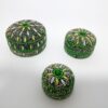 Conjunto com 3 latinhas indianas de miçangas design floral verde