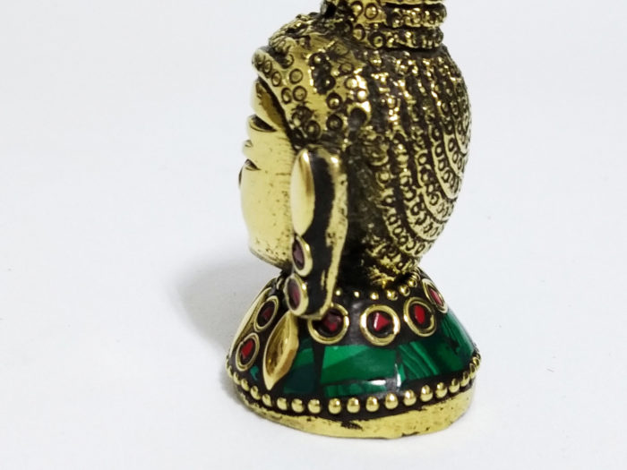 Mini busto Cabeça de Buda em metal com embutimento de pedras naturais VI