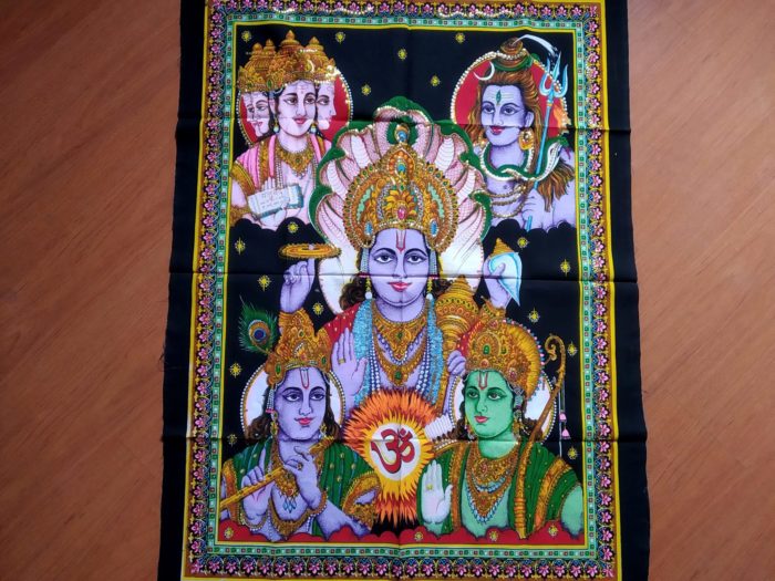 painel com 5 deuses hindus