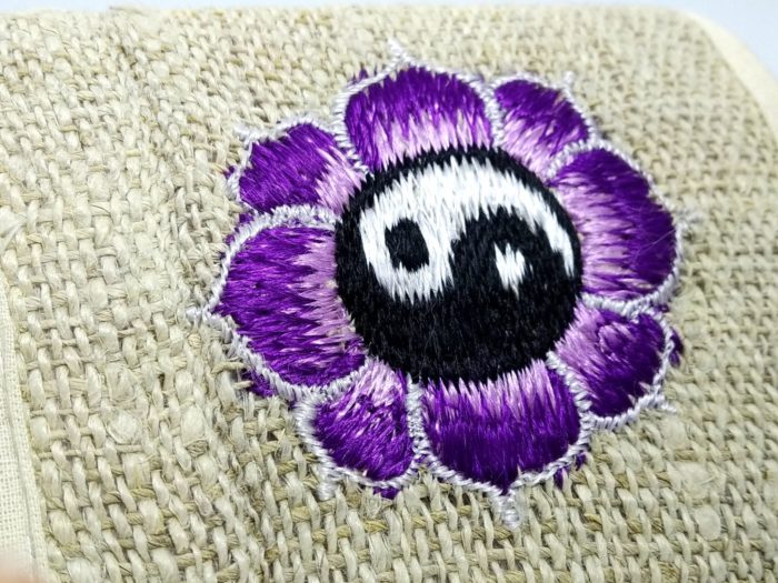 Carteira de cânhamo feito no Nepal com símbolo do Yin Yang
