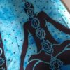 Panô indiano com técnica Batik estampa de Iogue e Chakras azul (200 cm x 135 cm)
