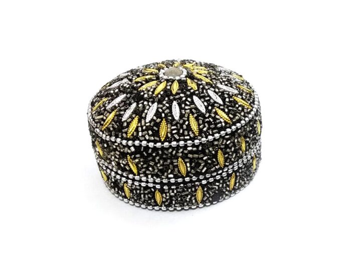 IMG_20201207_185619-scaled Latinha indiana de miçangas design floral preto e cinza com dourado