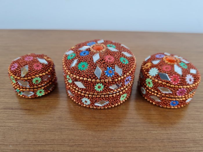 latinhas indianas de miçangas