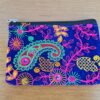 Bolsa carteira indiana veludo 100% bordada a mão roxo e color