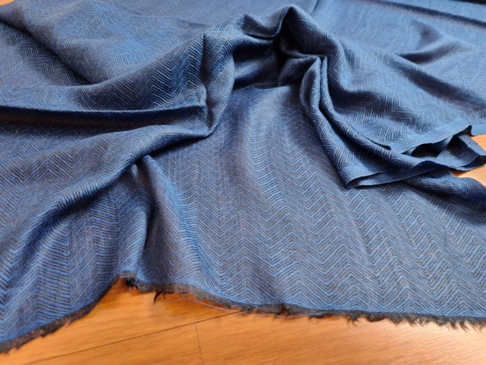 Pashimina indiana de cashmere azul com estampa geométrica