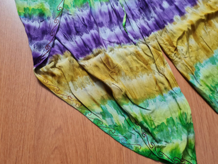 Calça indiana feminina com técnica Tie Dye tricolor