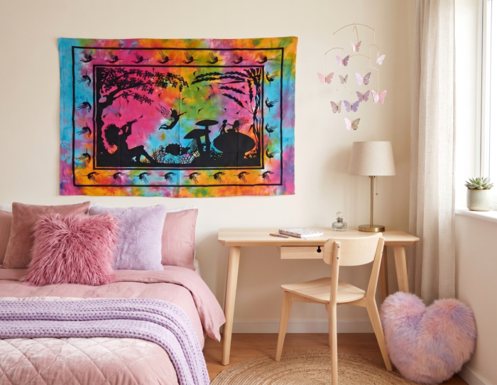 Pano indiano colorido com fadas para decoracao de quarto de menina