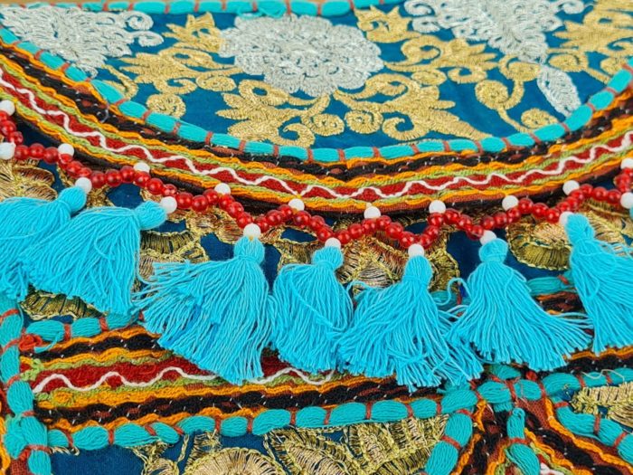 Bolsa indiana Banjara 100% bordada a mão turquesa e color