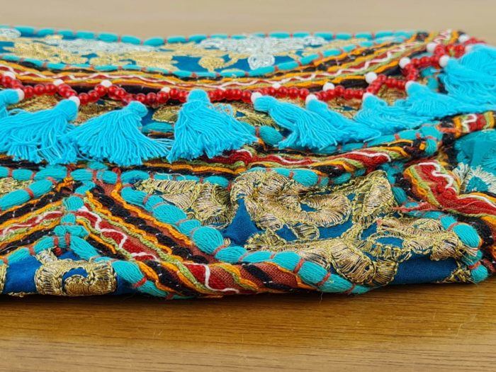 Bolsa indiana Banjara 100% bordada a mão turquesa e color