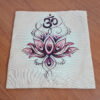 20210327_161614 capa de almofada indiana com Lotus e Om