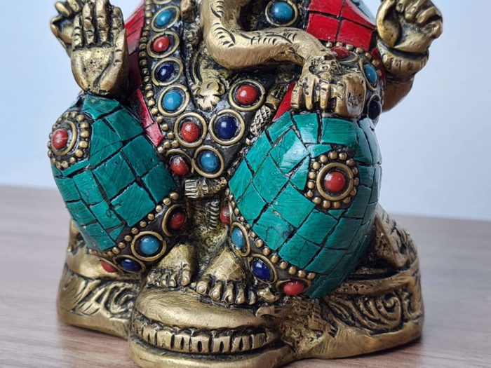 Estátua de Ganesha em bronze com pedras naturais embutidas 12cm