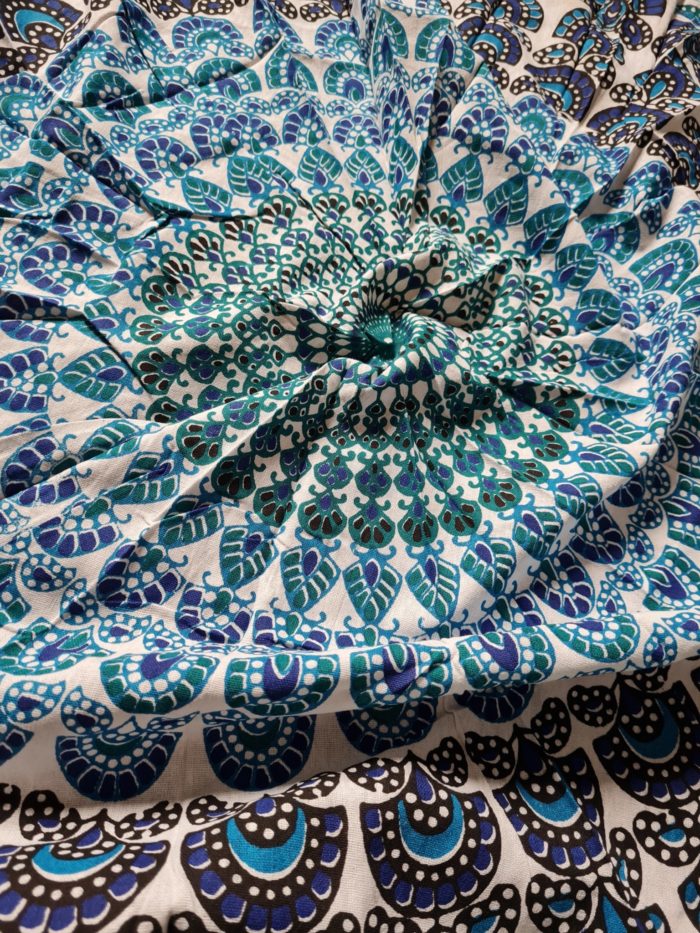 Canga indiana grande redonda mandala com franjas azul e verde