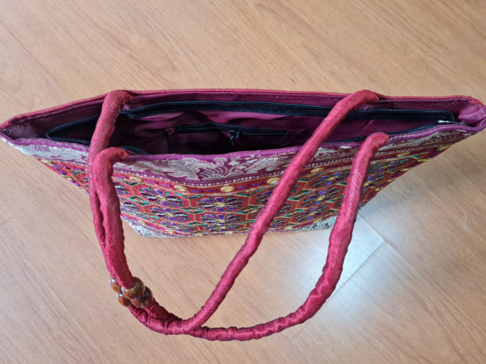 20210703_115845 Bolsa indiana de tecido retangular com bordado floral Vinho