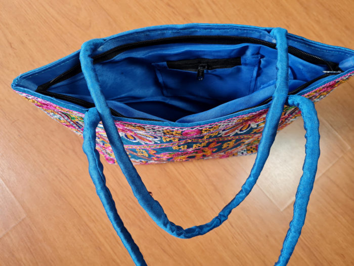 Bolsa indiana de tecido retangular com bordado floral e elefante Azul