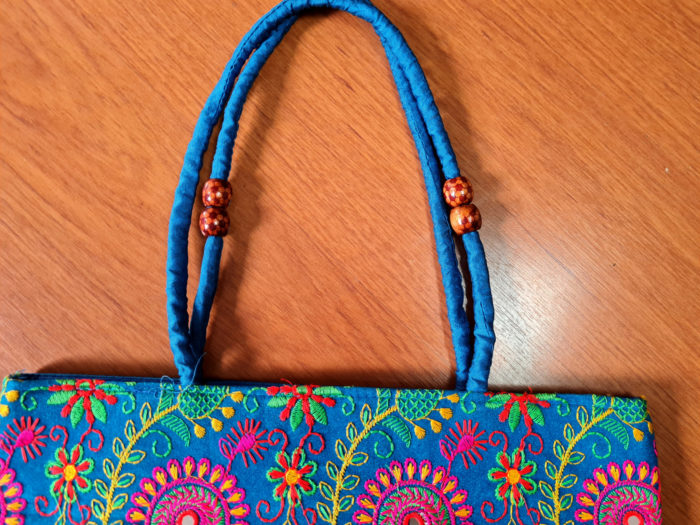 20210703_120417 Bolsa indiana de tecido retangular com bordado flora Azul e color
