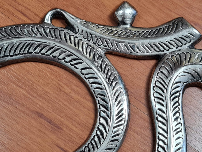 Om de metal prateado para decorar a parede 26cm