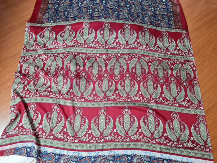 Sari indiano viscose com estampa de floral azul e vermelho