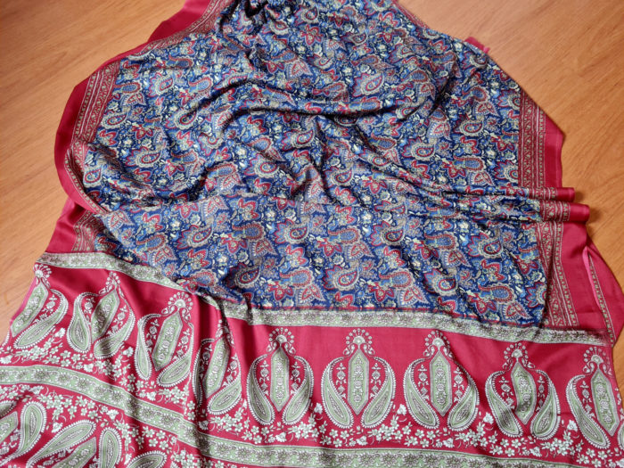 Sari indiano viscose com estampa de floral azul e vermelho
