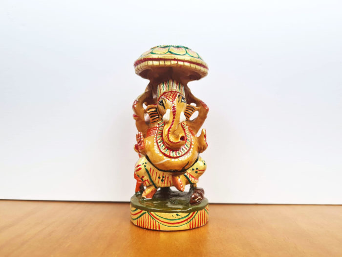 20210930_210424 Ganesha de madeira pintado à mão feito na Índia 13cm