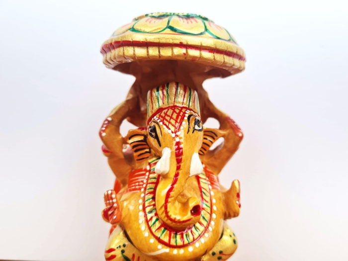 20210930_210428 Estátua indiana de Ganesha esculpida em madeira e pintado à mão 13cm