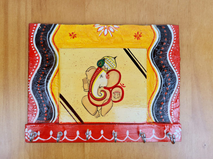 20210930_211508 Porta chaves artesanal com pintura de Ganesha 20cm